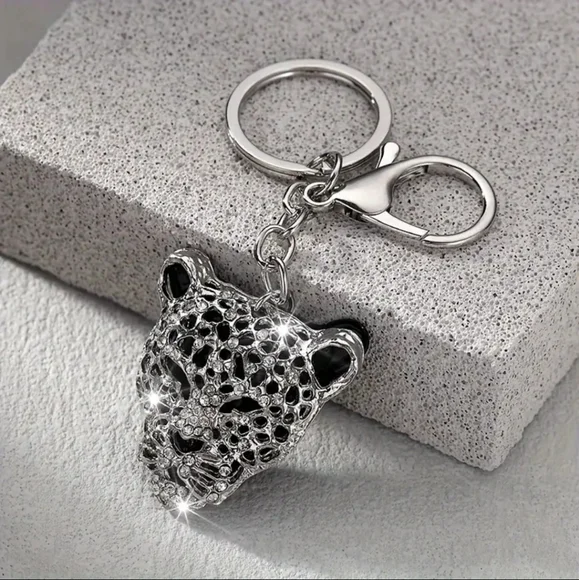 Wild Glam ✨ Leopard Rhinestone Bag Charm & Keychain 🐆 - Picture 5 of 9
